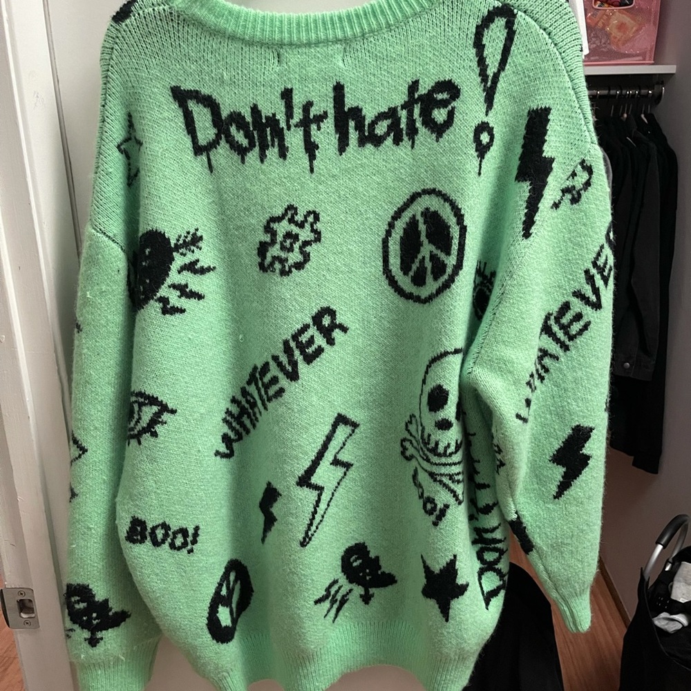 Sweater - Picture 2 of 4